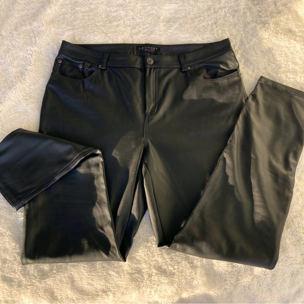 Faux leather skinny pants